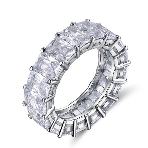 Ring - Picture 3 of 3